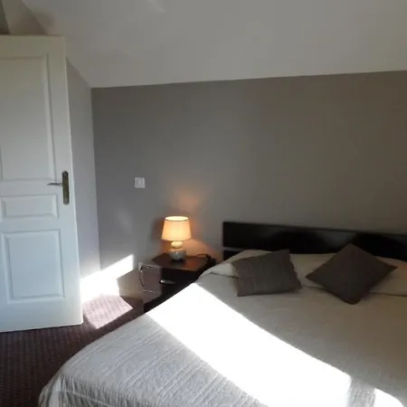 Le Fief Des Cordeliers فندق مبيت وإفطار 2*